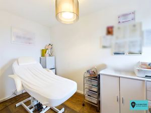 Office/ Salon - click for photo gallery